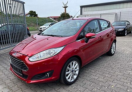 Ford Fiesta Titanium/1.Hand/Navi/Kamera orig. 18000km