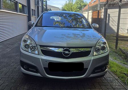Opel Vectra TÜV Neu bis 06/2027, von privat