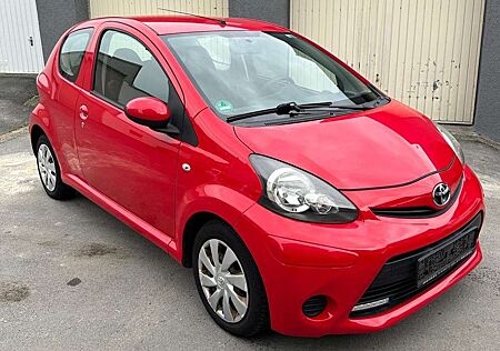 Toyota Aygo Cool 1 Hand Voll scheckheft Tüv Neu