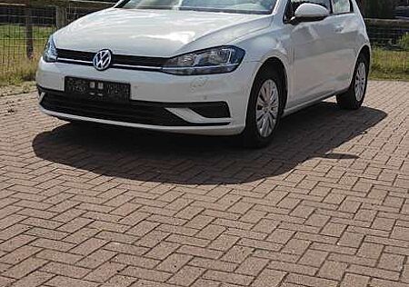VW Golf Volkswagen 1.6 TDI (BlueMotion Technology) Trendline