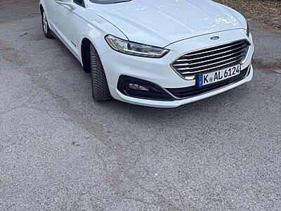 Ford Mondeo Hybrid Trend