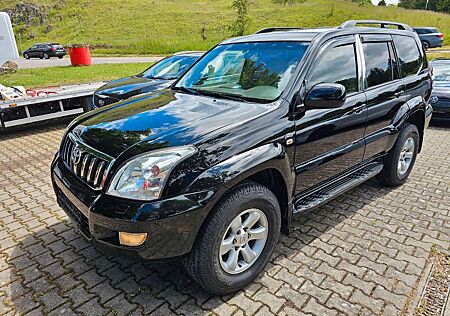 Toyota Land Cruiser 3.0 D-4D Xenon Leder Navi 8 Sitzer