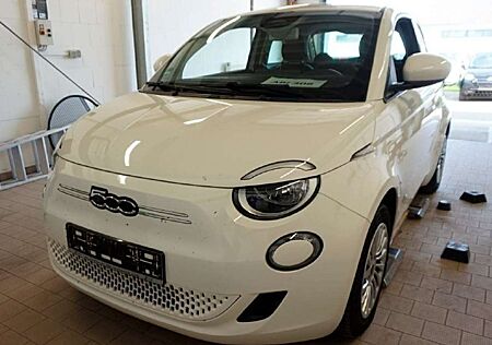 Fiat 500E 320 Km Reichweite Navi - Allwetterreifen