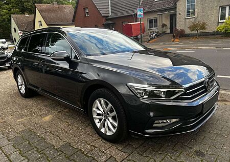 VW Passat Variant Volkswagen Business 1.HD/KAMERA/AHK/NAVI/TÜV