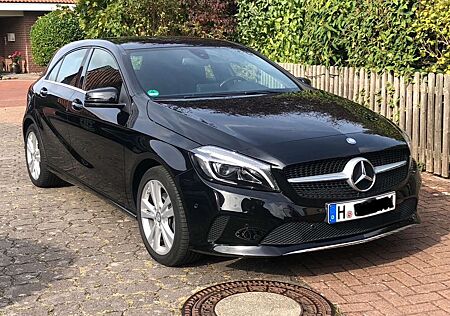 Mercedes-Benz A 160 SCORE!