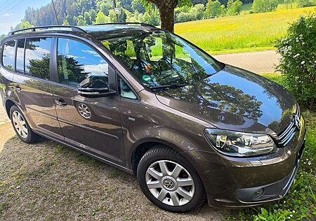 VW Touran Volkswagen 2.0 TDI DPF DSG MATCH