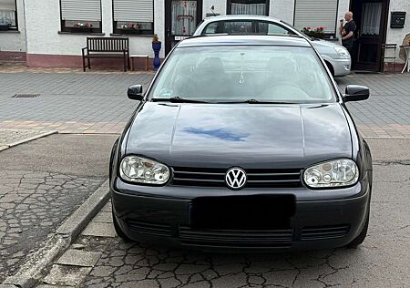VW Golf Volkswagen vier