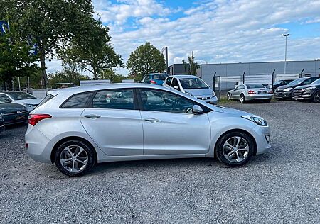 Hyundai i30 cw blue Trend/NAVI/KAMERA/TÜV NEU