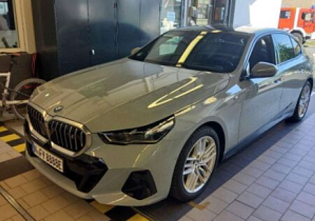 BMW i5 40 eDrive M Sport*Innovations*Pano*Curved Display
