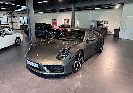 Porsche 992 Carrera 4S CabrioExclusiveHeritage app 05.27