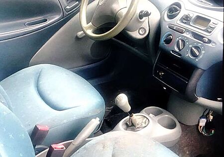Toyota Yaris 1.0