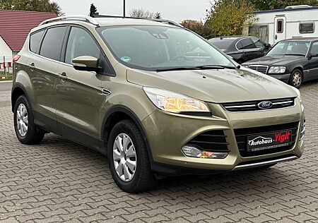 Ford Kuga Titanium mit Sitzheizung + AHK + 8fach Bereifung