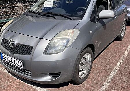 Toyota Yaris 1.0 VVT-i Sol