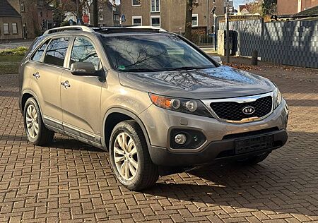 Kia Sorento 4WD TÜV NEU Panoramadach Xenon Leder 8-Reifen