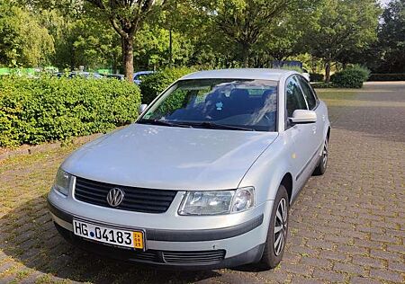 VW Passat Volkswagen 1.6 Comfortline mit Prins LPG Autogas TÜV NEU