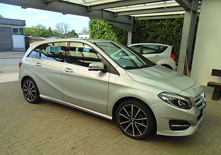 Mercedes-Benz B 180 d Urban Kamera AHK Navi Sitzh LED