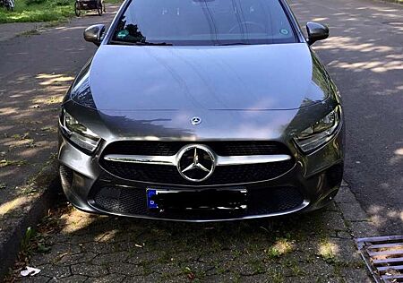 Mercedes-Benz A 180 (177.084). AHK.