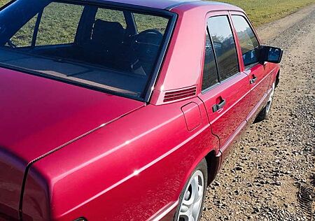 Mercedes-Benz 190 +E