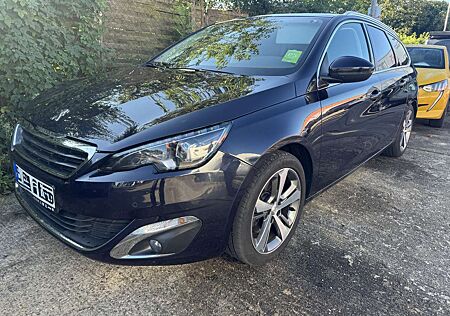 Peugeot 308 SW BlueHDi 150 Automatik S&S Allure,Navi,Pano