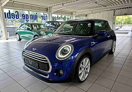 Mini Cooper Navi CarPlay PanoDach SportSitz Sitzhzg PDC Alu18