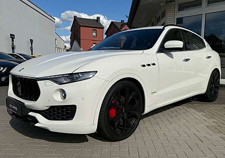 Maserati Levante GranLusso SQ4 Pano Vollausstattung