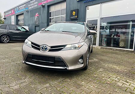 Toyota Auris Hybrid Comfort aus erster Hand mit Scheckheft