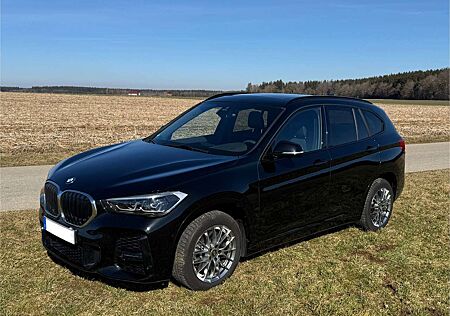 BMW X1 sDrive20i M Sport Leder Pano Navi