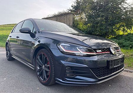 VW Golf GTI Volkswagen LED ACC Pano Stdhzg CarPlay Kamera 8-fach