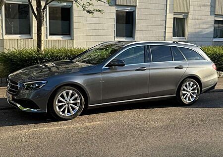Mercedes-Benz E 220 d 4Matic T 9G-TRONIC