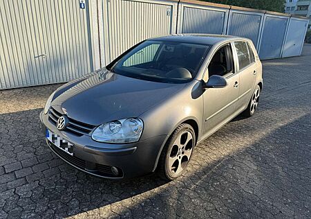 VW Golf Volkswagen 1.9 TDI DPF Tour