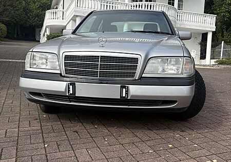 Mercedes-Benz C 180 Classic