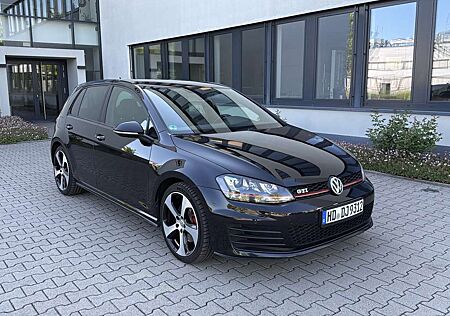 VW Golf GTI Volkswagen DSG