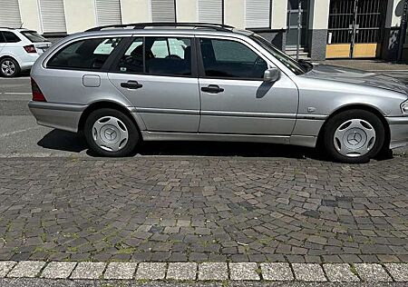 Mercedes-Benz C 180 T Elegance
