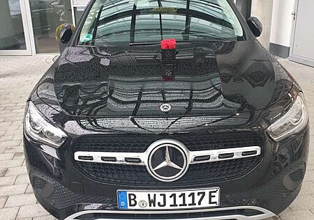 Mercedes-Benz GLA 250 GLA+250+e+8G-DCTEdition+1