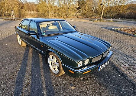 Jaguar XJR XJR