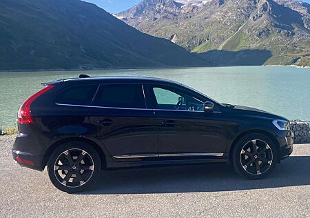Volvo XC 60 XC60 D5 AWD Geartronic Summum, 2,4 ltr 5-Zylinder