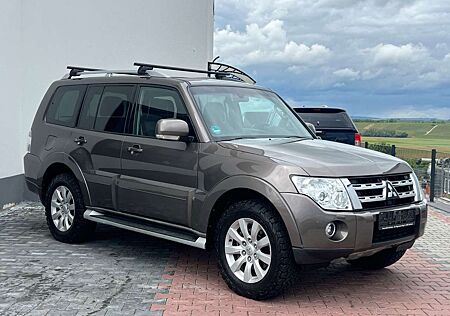 Mitsubishi Pajero 3.2 DI-D Instyle*NAVI*SCHDACH*7SITZER*