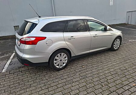 Ford Focus Turnier Titanium TÜV NEU SERVICE NEU