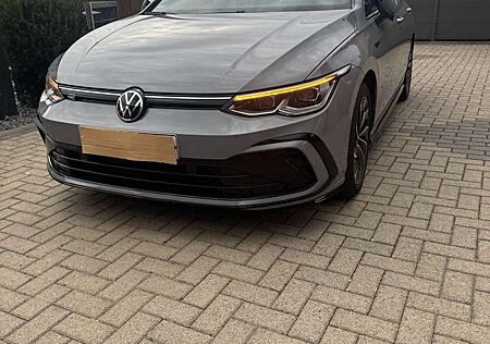 VW Golf Volkswagen 1.5 eTSI OPF DSG R-Line