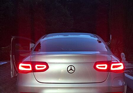 Mercedes-Benz GLC 300 GLC-Coupe 300 e 4Matic 9G-TRONIC AMG Line Plus