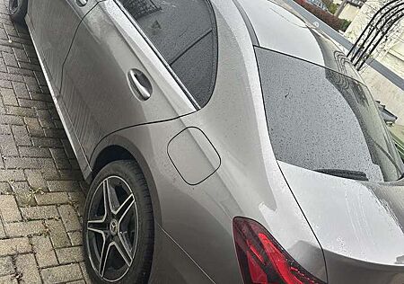 Mercedes-Benz A 250 e 8G-DCT AMG Line