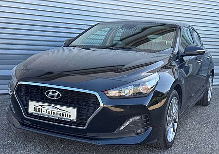Hyundai i30 Fastback Navi CLIMATRONIC GRA*