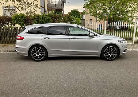 Ford Mondeo Turnier 2.0 TDCi 180PS Titanium mit AHK