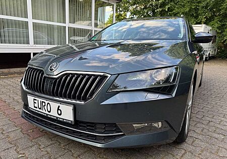 Skoda Superb Combi Style/Panorama/Kamera/Euro6/