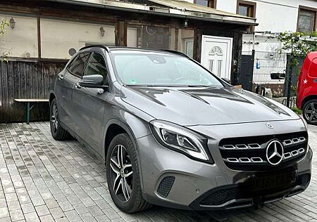 Mercedes-Benz GLA 220 CDI / d (156.903)