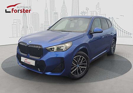 BMW iX1 gebraucht kaufen BMW iX1 30 xDrive M Sport AHK ACC Lenkradheiz. SHZ