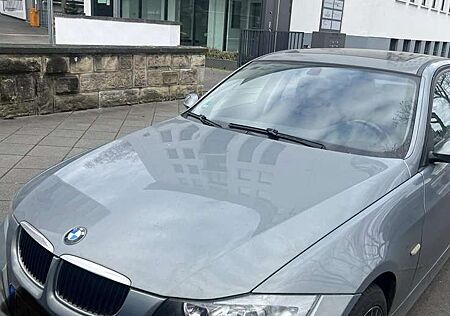 BMW 320i 320