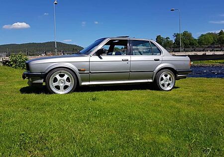 BMW 325 iX A