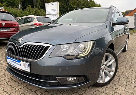 Skoda Superb Combi Exclusive DSG AHK TEMPOMAT NAVI SHZ