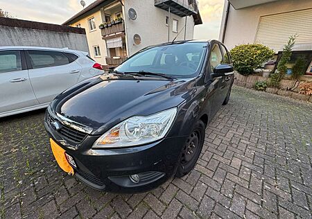 Ford Focus 1.4 16V Ambiente